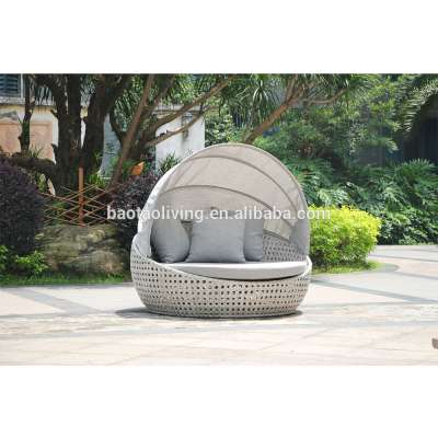 Popular Special Rattan Weaving Round Lounge Daybed with Canopy